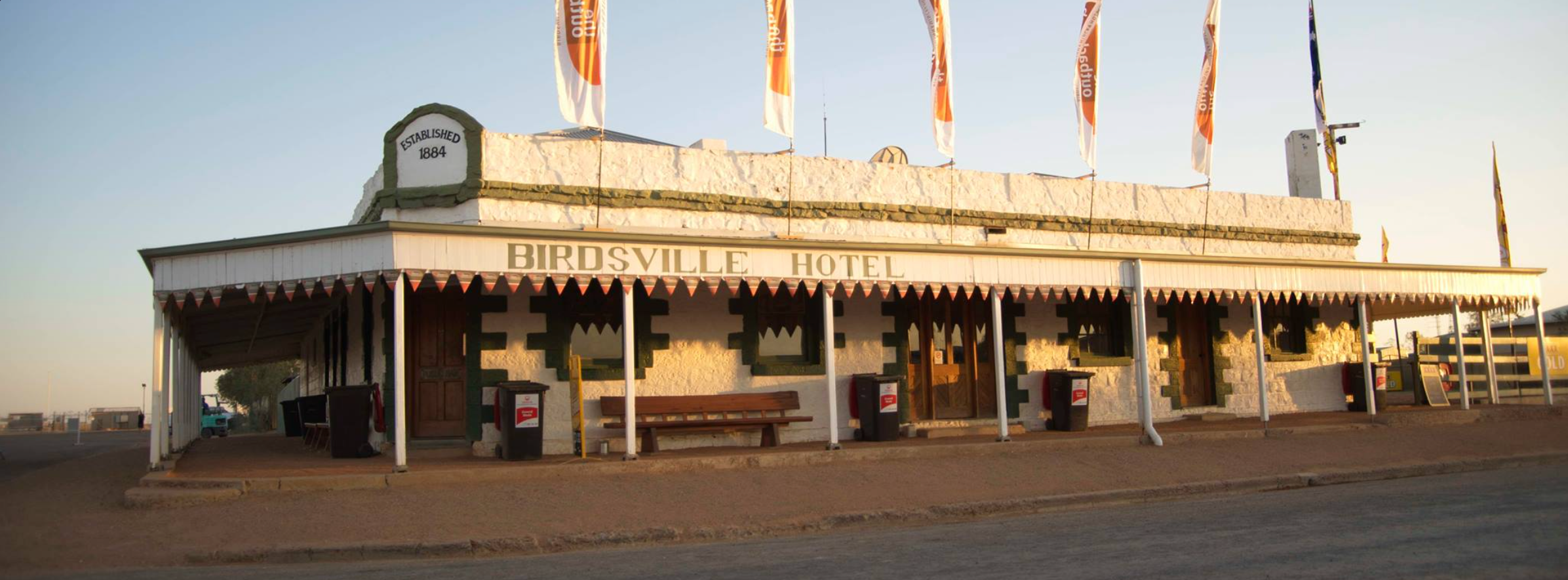 Pauline Hanson heads back to Birdsville